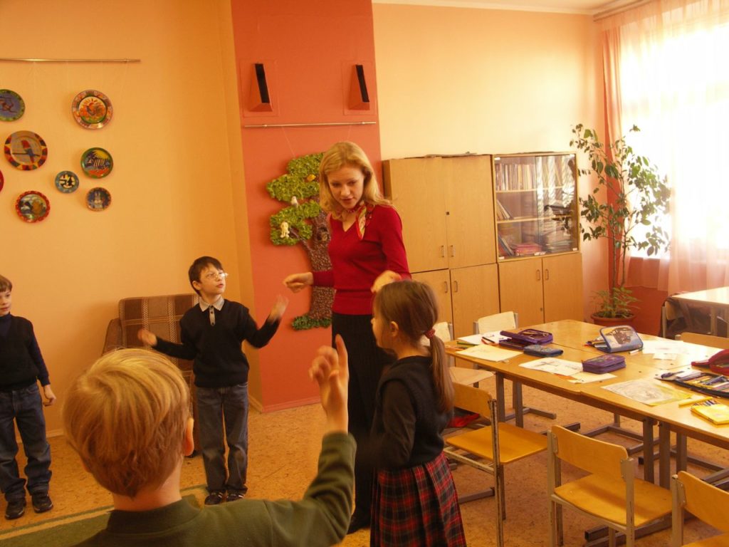 Занятия школьного психолога Виктории Караваевой